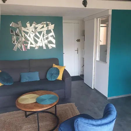 Le Miroir Apartment *